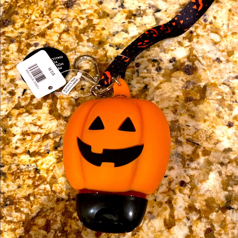 Bath and body works 2022 wearable light- up pumpkin